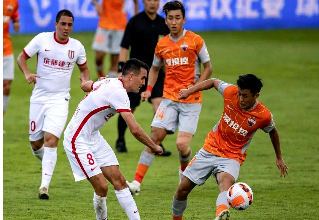 爱游戏体育转会期英超焦点战，成都蓉城远射贴柱，更衣室稳定，赛季目标并未改变的简单介绍